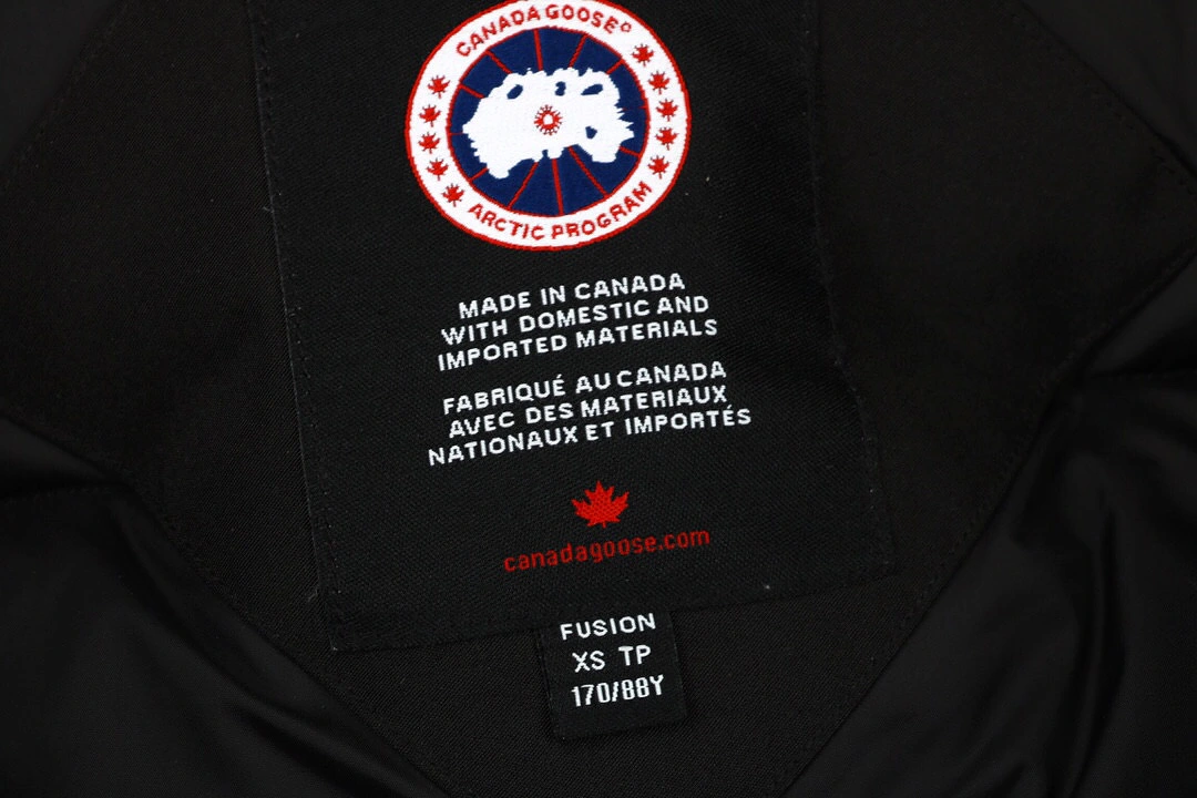 08 CANADA GOOSE Expedition Parka Black