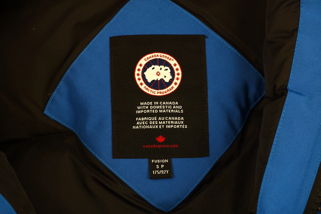 08 CANADA GOOSE Expedition Parka Ocean Blue