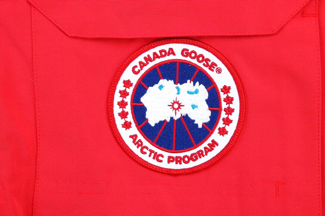 08 CANADA GOOSE Expedition Parka Red