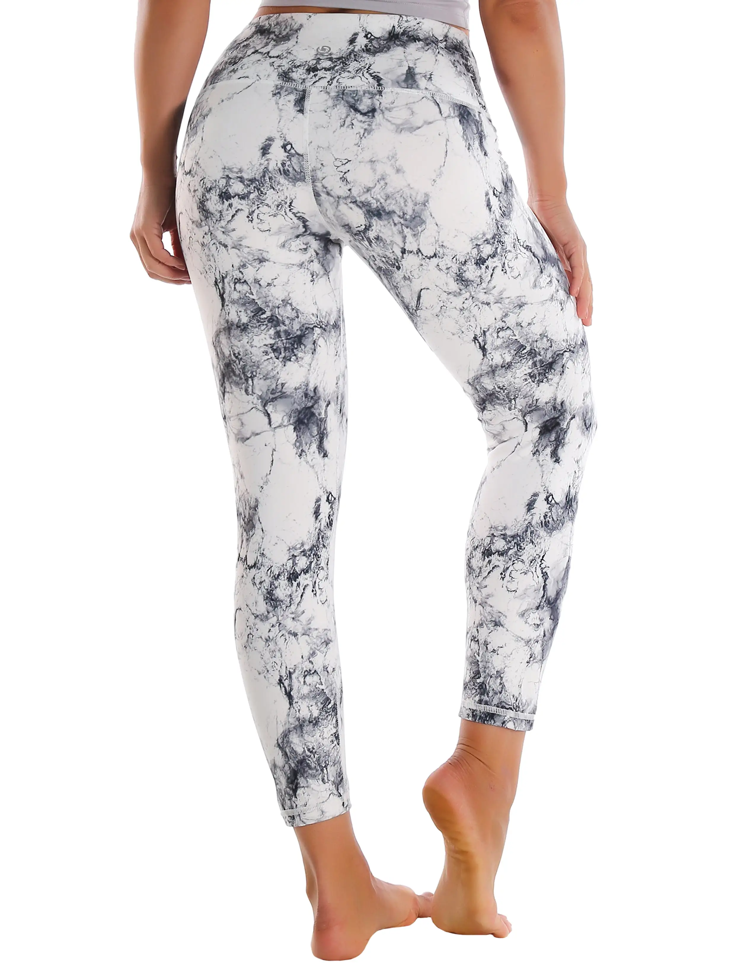 22 High Waist Crop Tight Capris arabescato_yogastudio