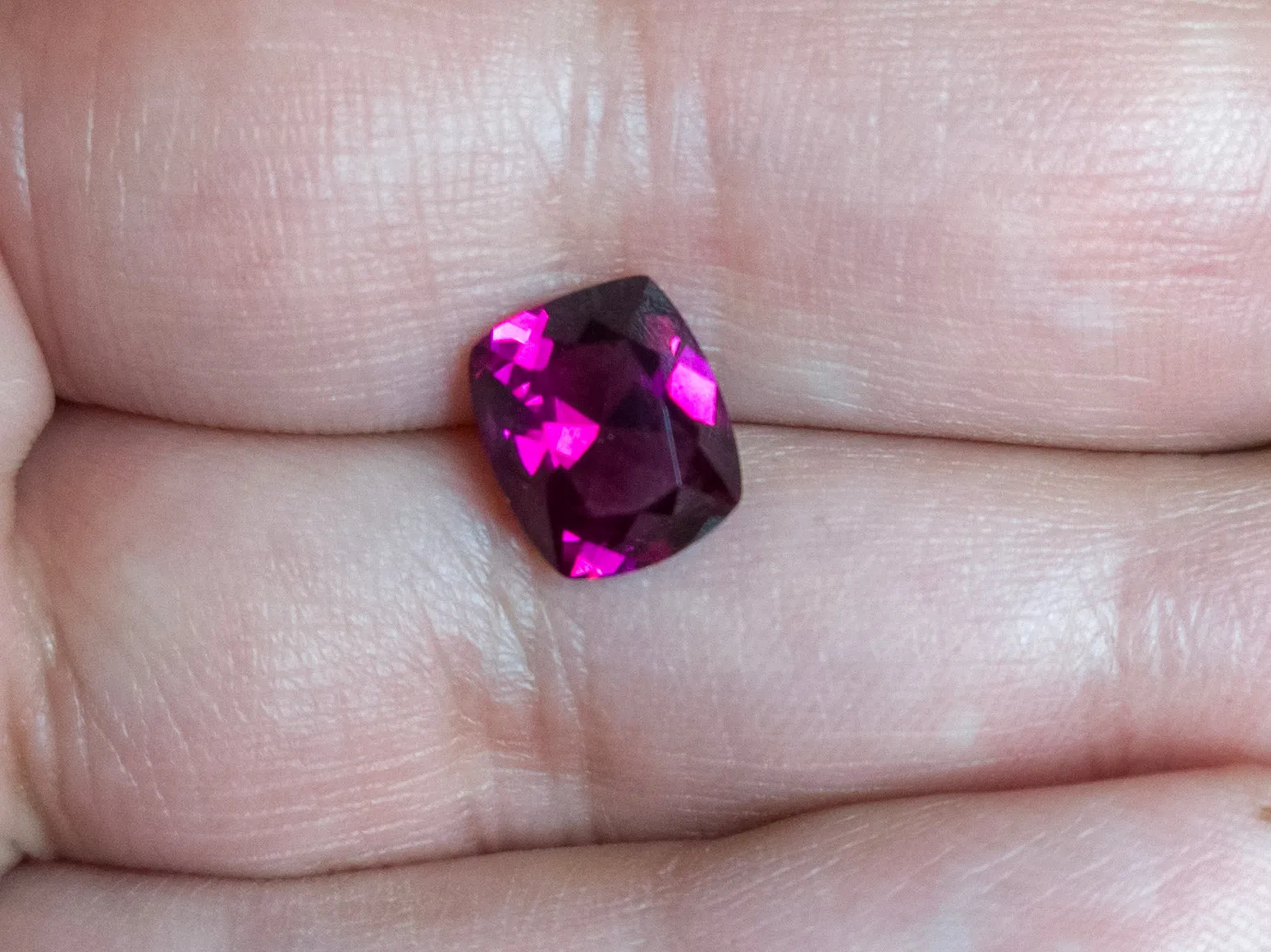 3.66ct LUSCIOUS PURPLE GARNET