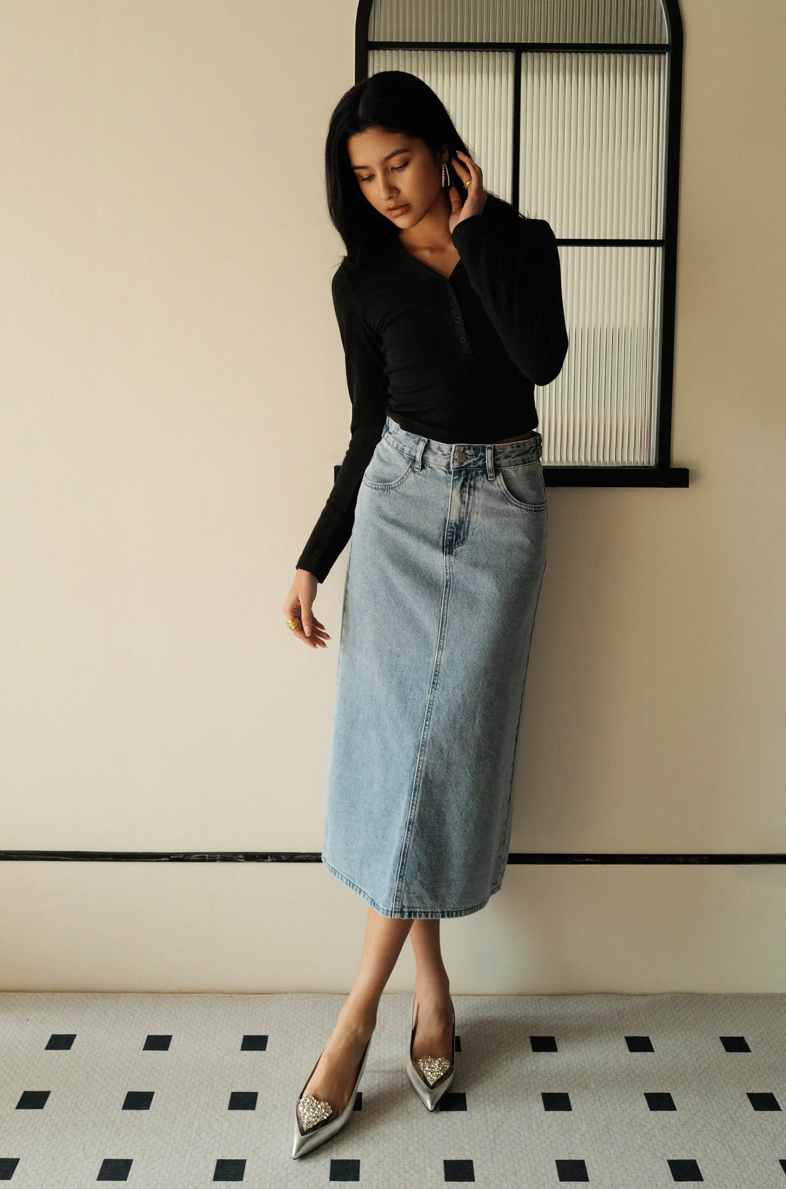 Along the trip denim midi skirt