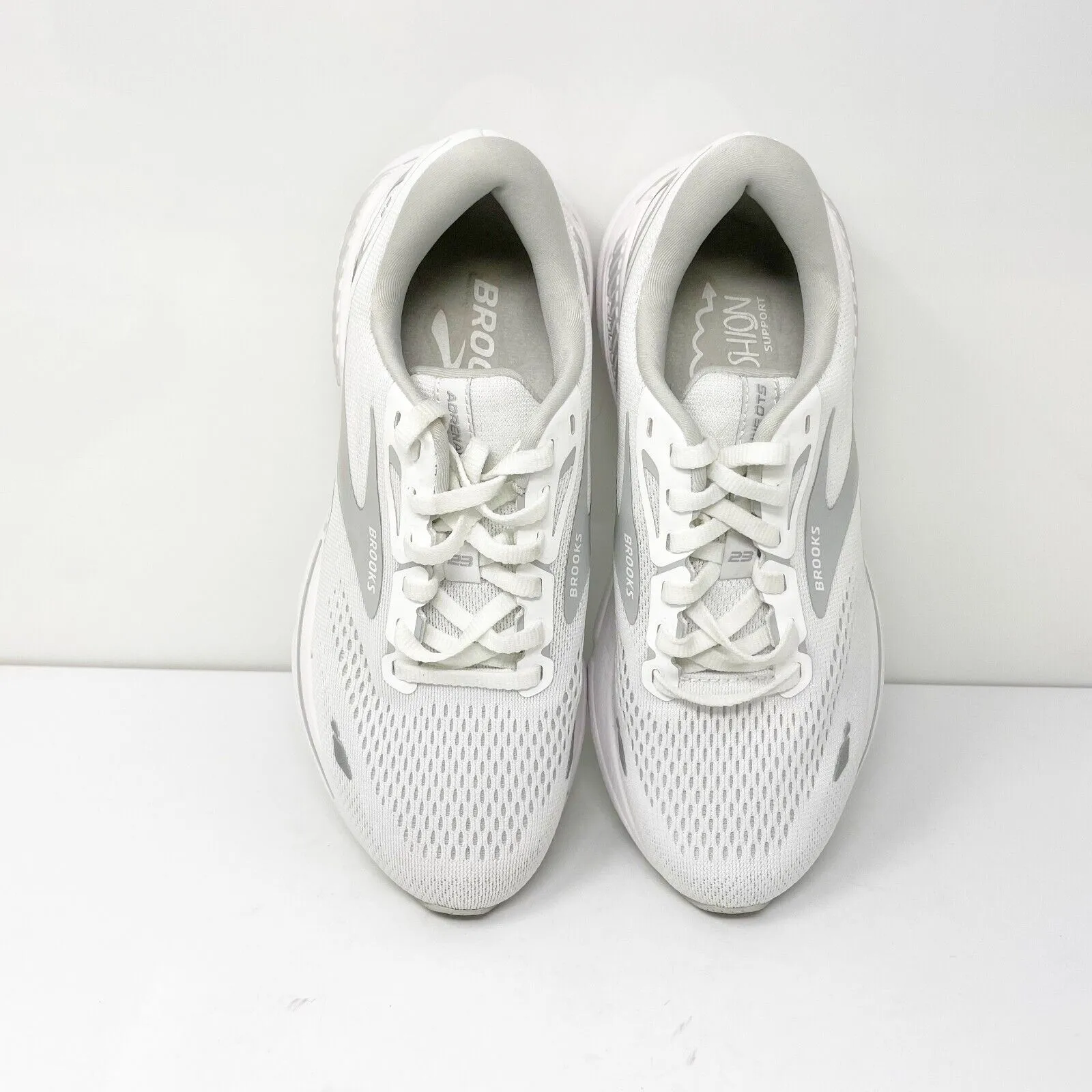 Brooks Womens Adrenaline GTS 23 1203811B104 White Running Shoes Sneakers Sz 6.5B