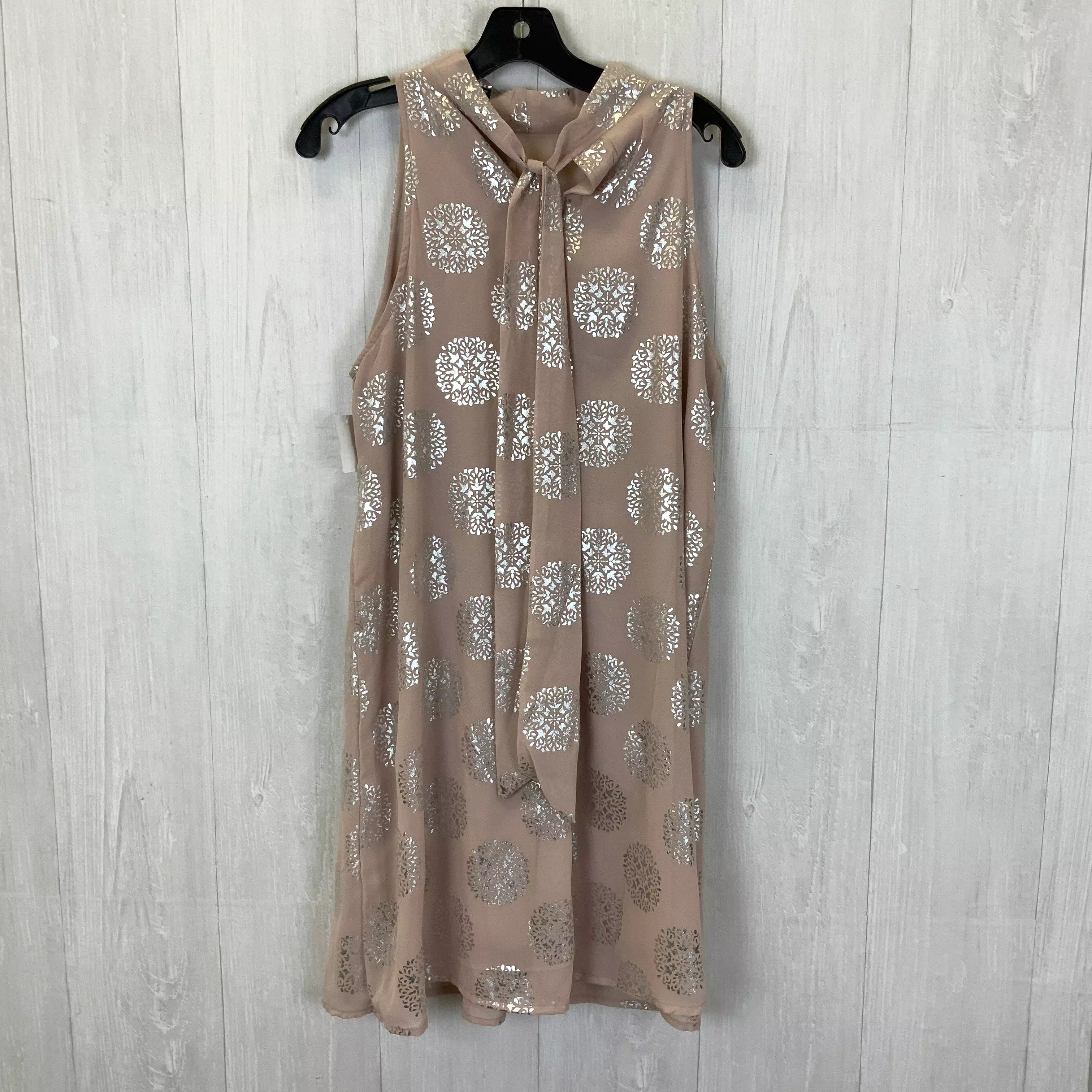 Dress Casual Short By Clothes Mentor  Size: L