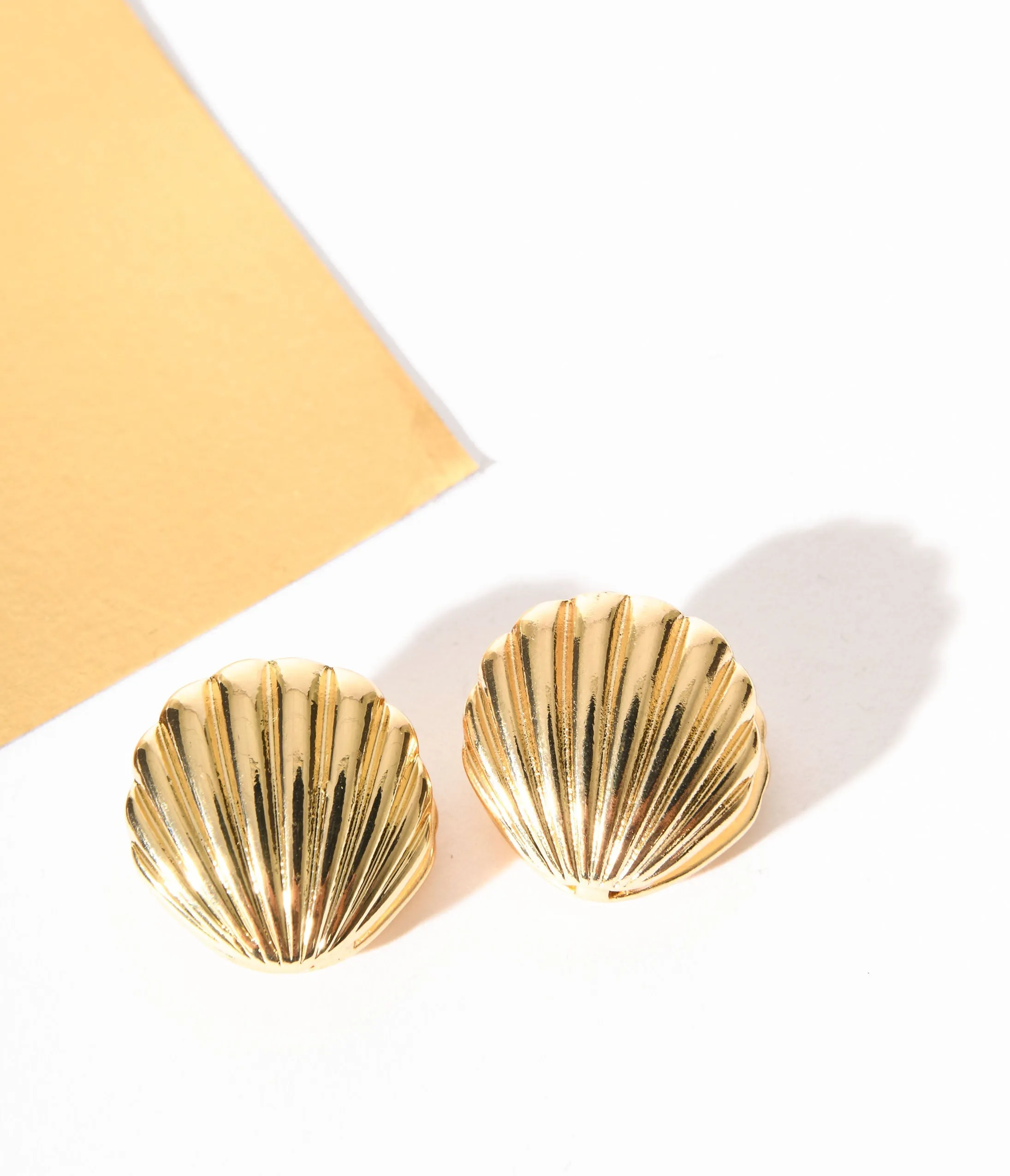 Gold Clam Shell Earrings