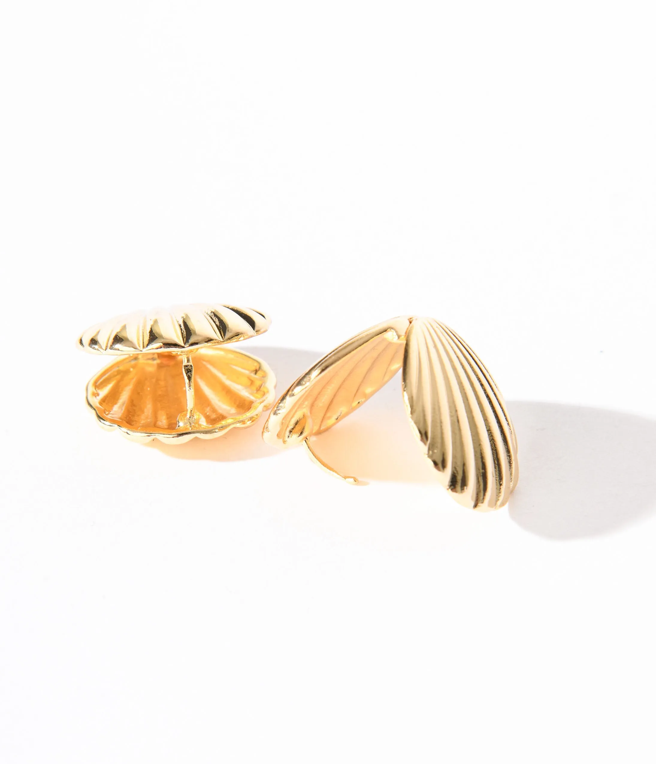 Gold Clam Shell Earrings