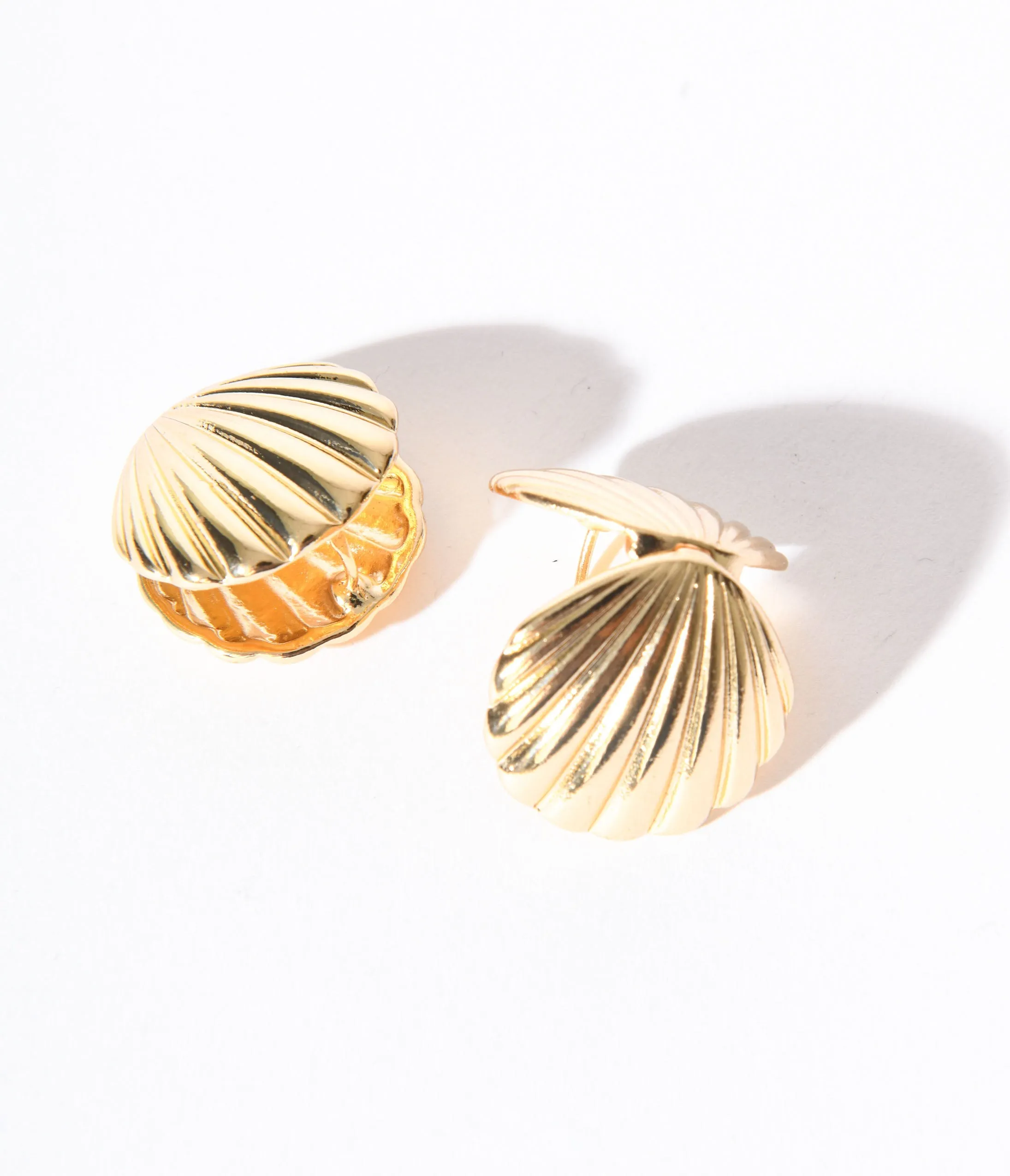 Gold Clam Shell Earrings