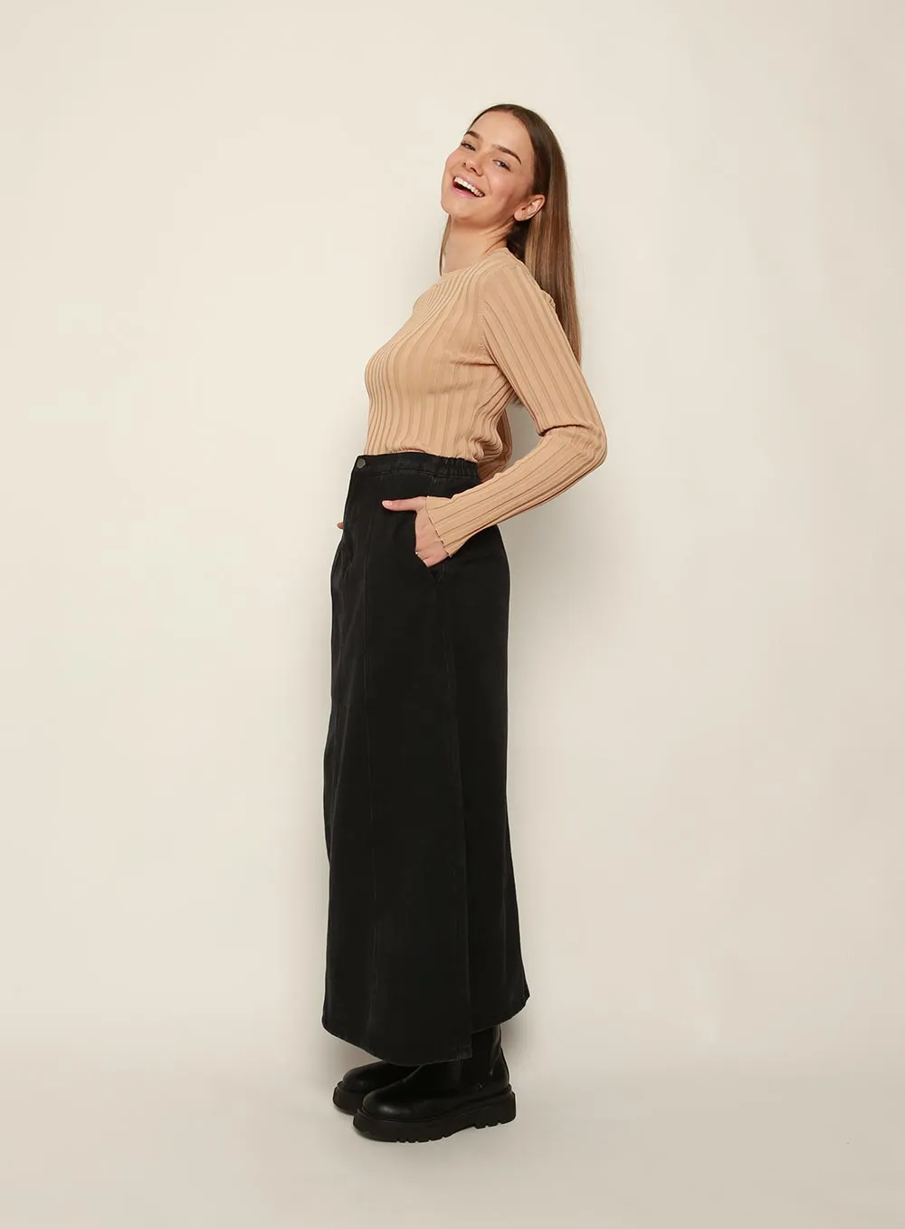 Stassy Midi Skirt-Black